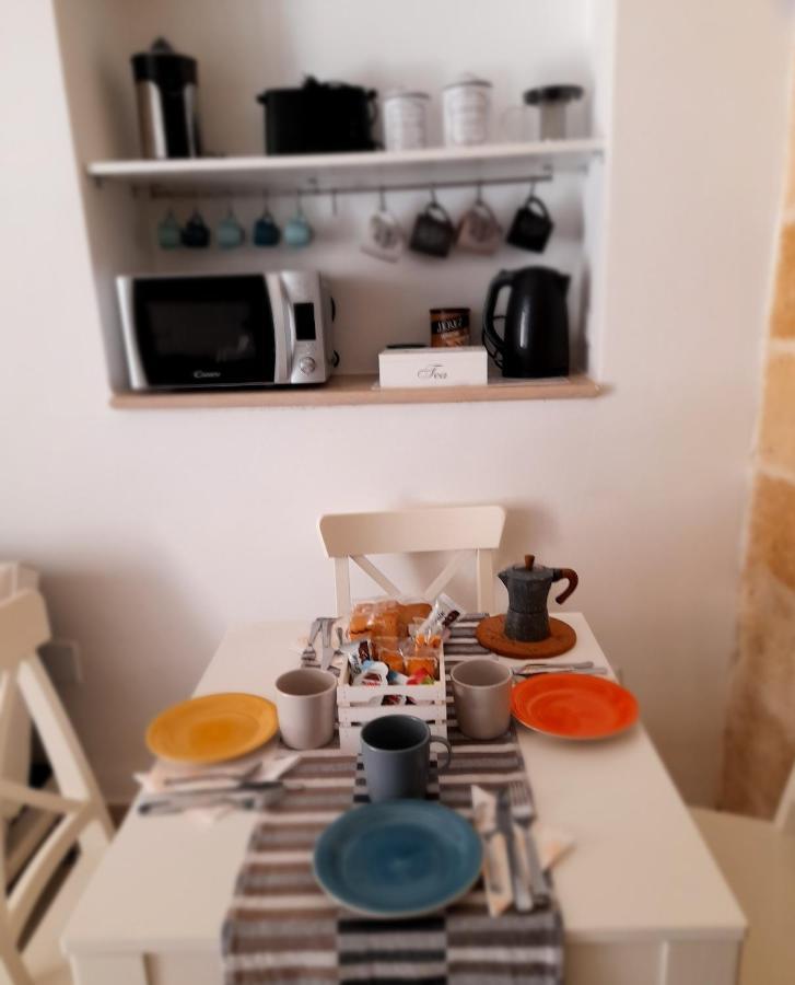 Casa MiMà: locazione turistica nel centro storico Brindisi Exterior foto