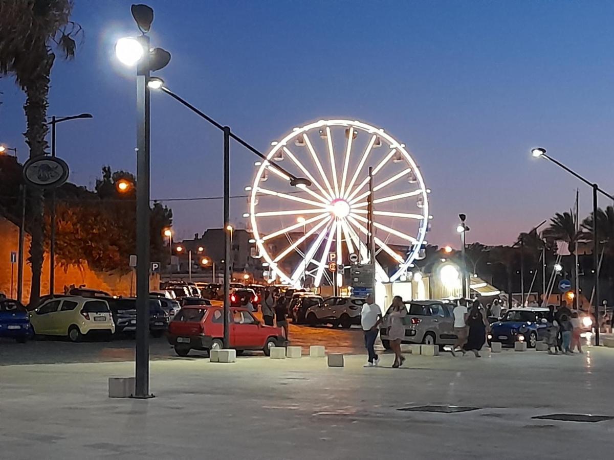 Casa MiMà: locazione turistica nel centro storico Brindisi Exterior foto